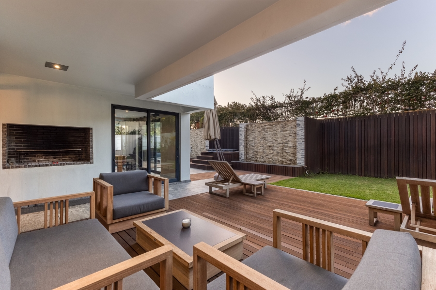 6 Bedroom Property for Sale in Mostertsdrift Western Cape